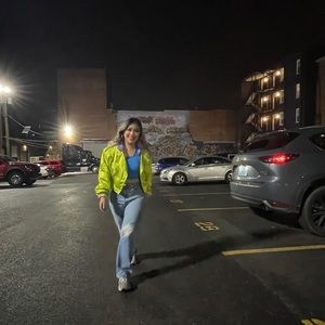 Meet your Posher, Warisa